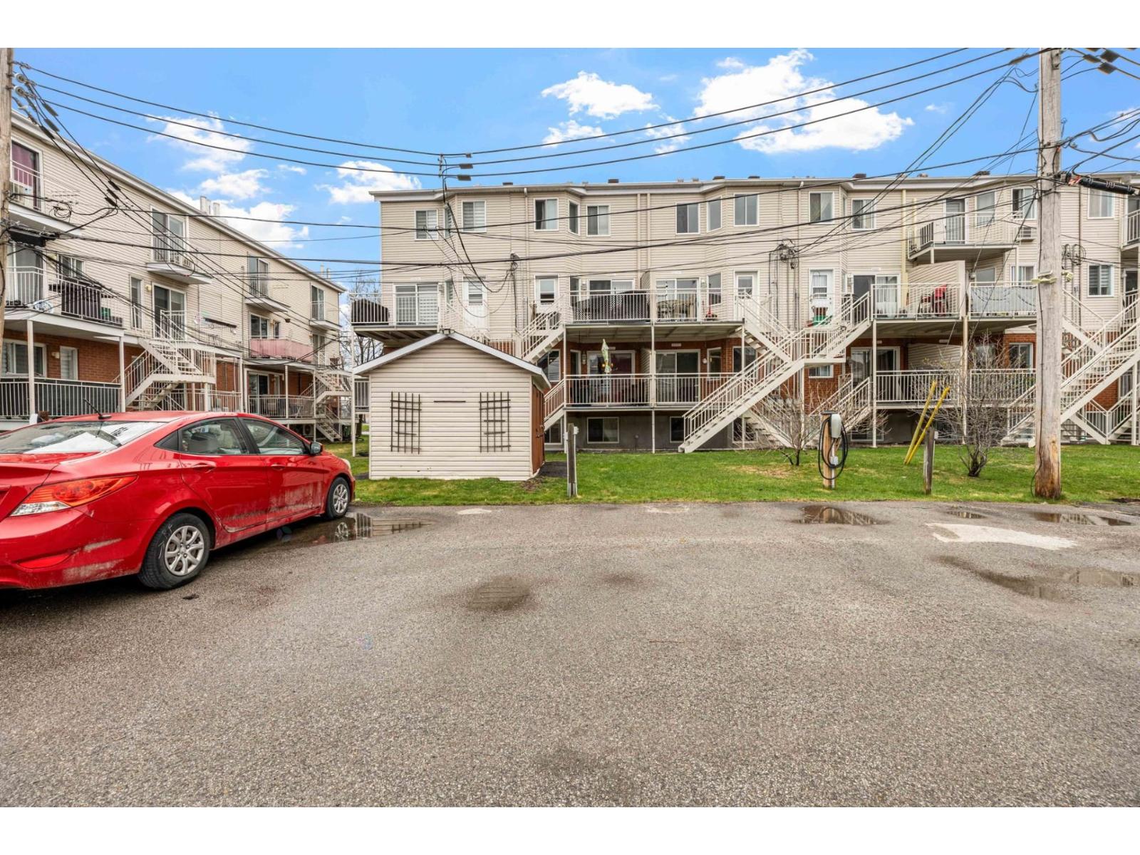 14671 Rue Sherbrooke E. Property Photo 25