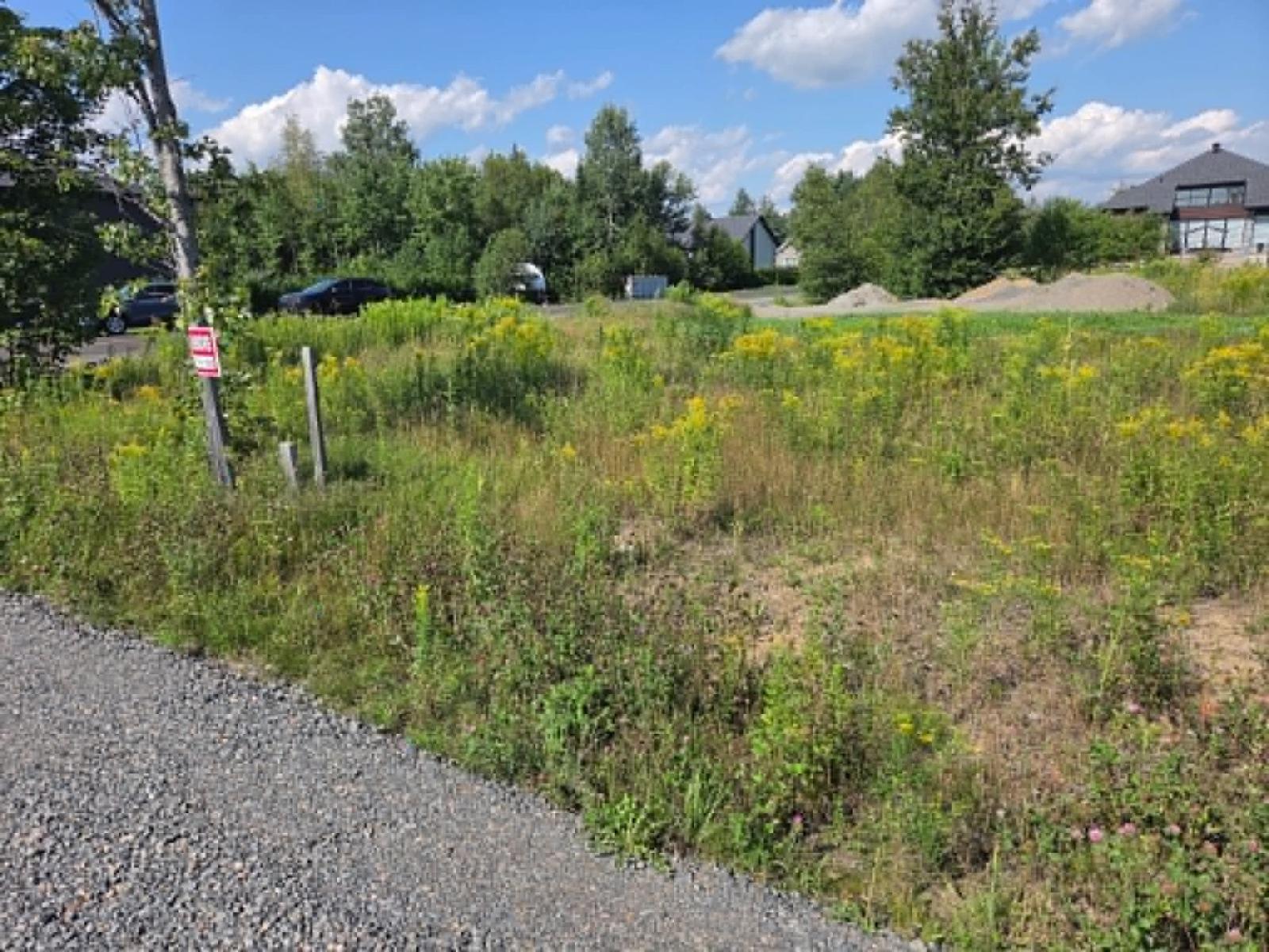Rue Gagnon Property Photo 5