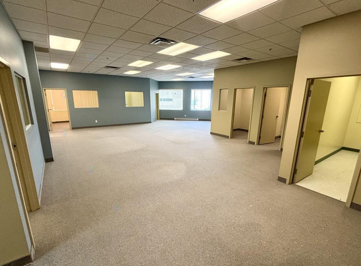 1300 55e Avenue, #400 Property Photo 1