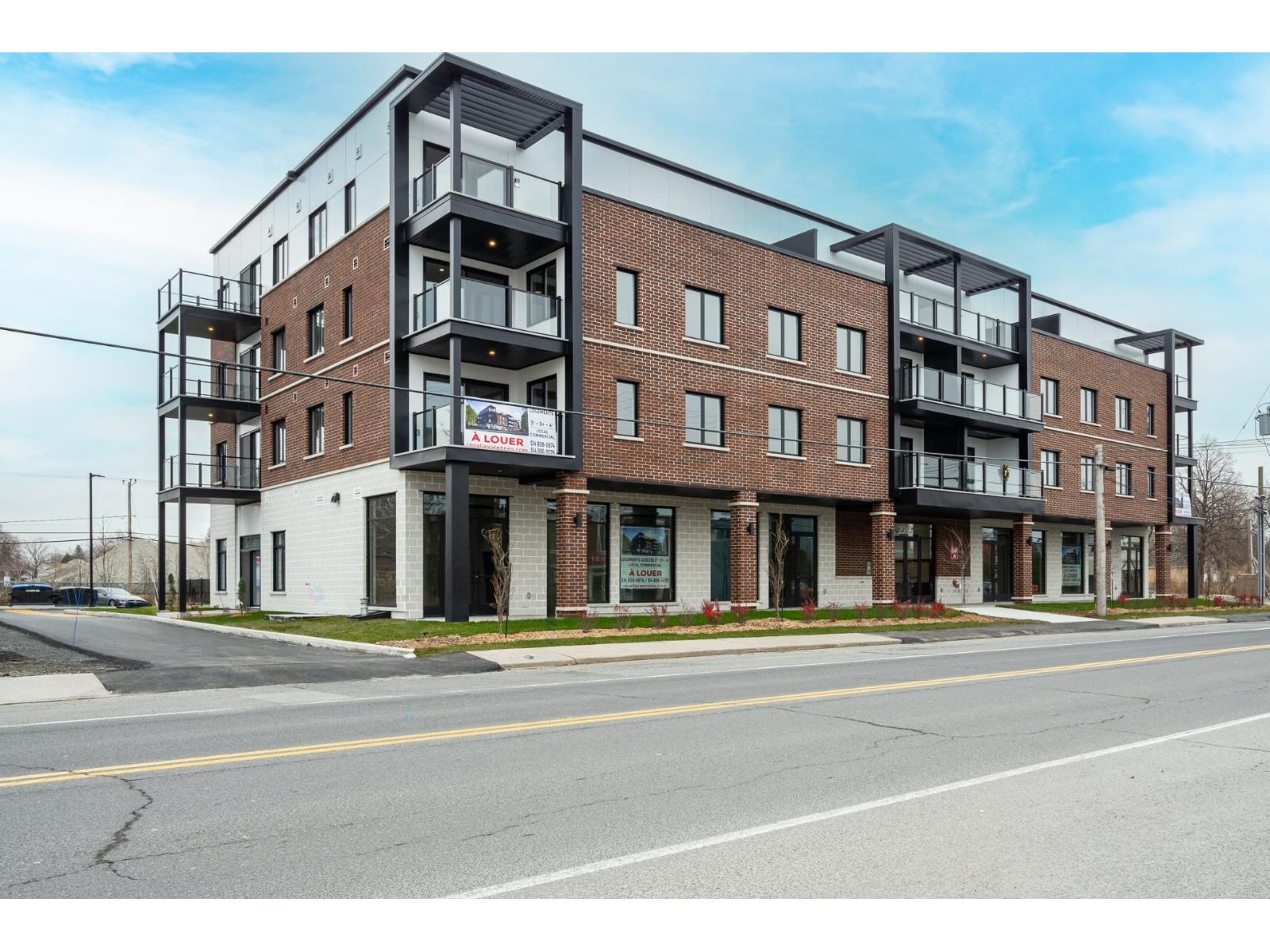 2065 Route Marie-victorin, #402 Property Photo 1