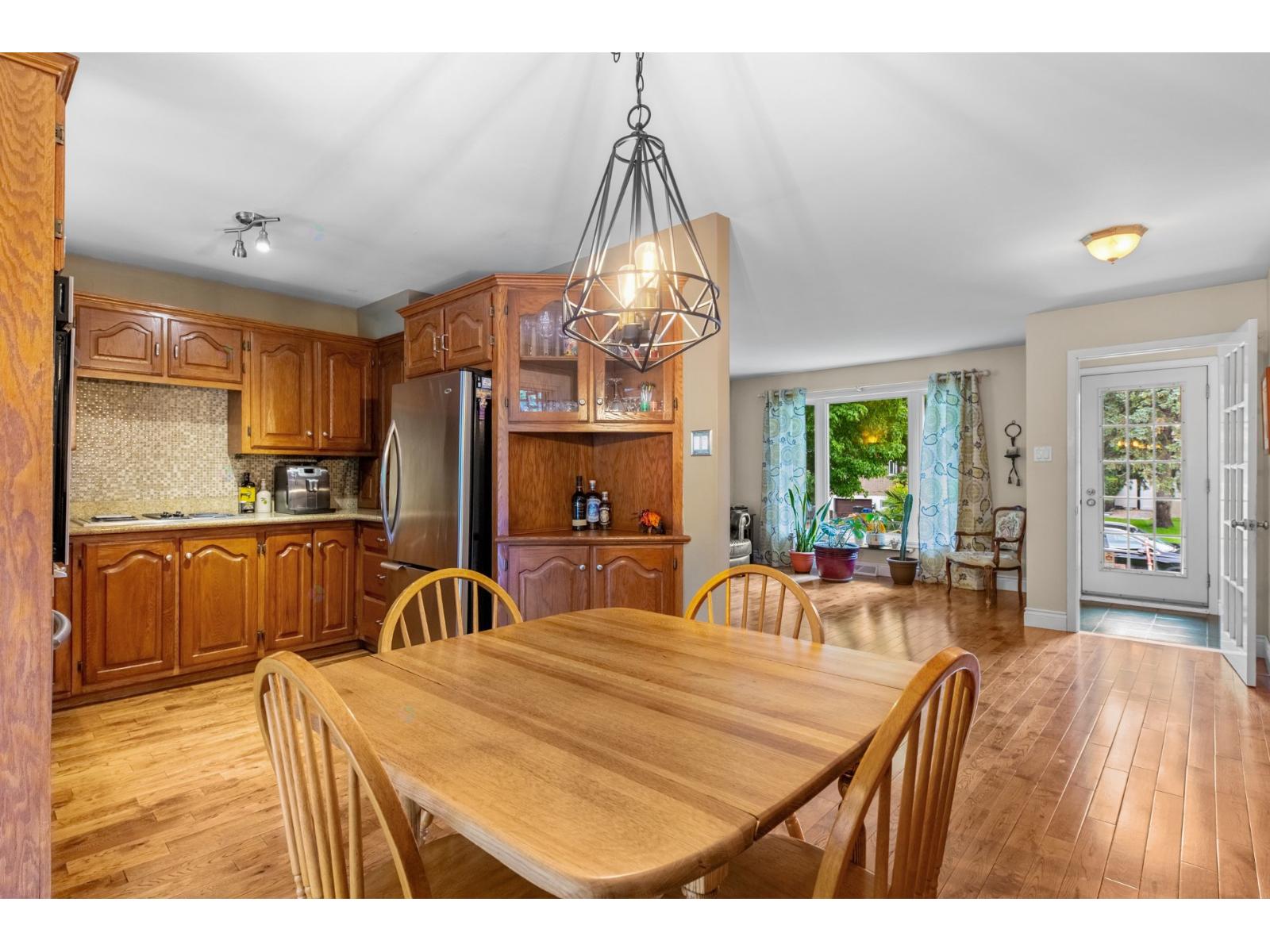 293 Rue Pépin Property Photo 8
