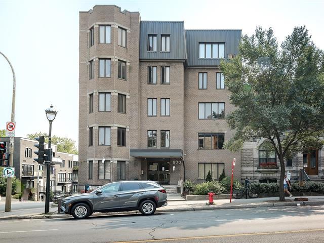 600 Rue Sherbrooke E., #100-a Property Photo 2