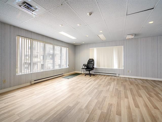 600 Rue Sherbrooke E., #100-a Property Photo 9
