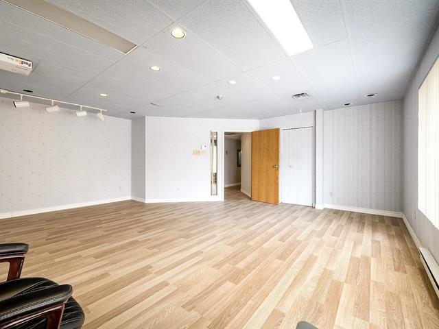 600 Rue Sherbrooke E., #100-a Property Photo 10