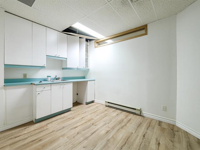 600 Rue Sherbrooke E., #100-a Property Photo 13