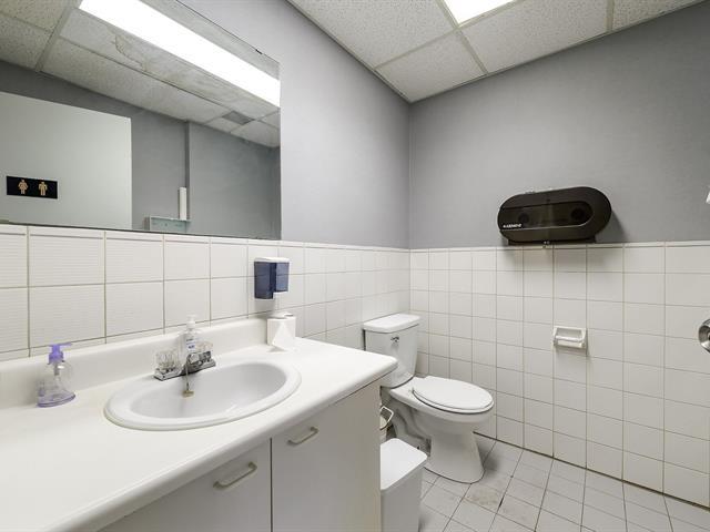 600 Rue Sherbrooke E., #100-a Property Photo 14