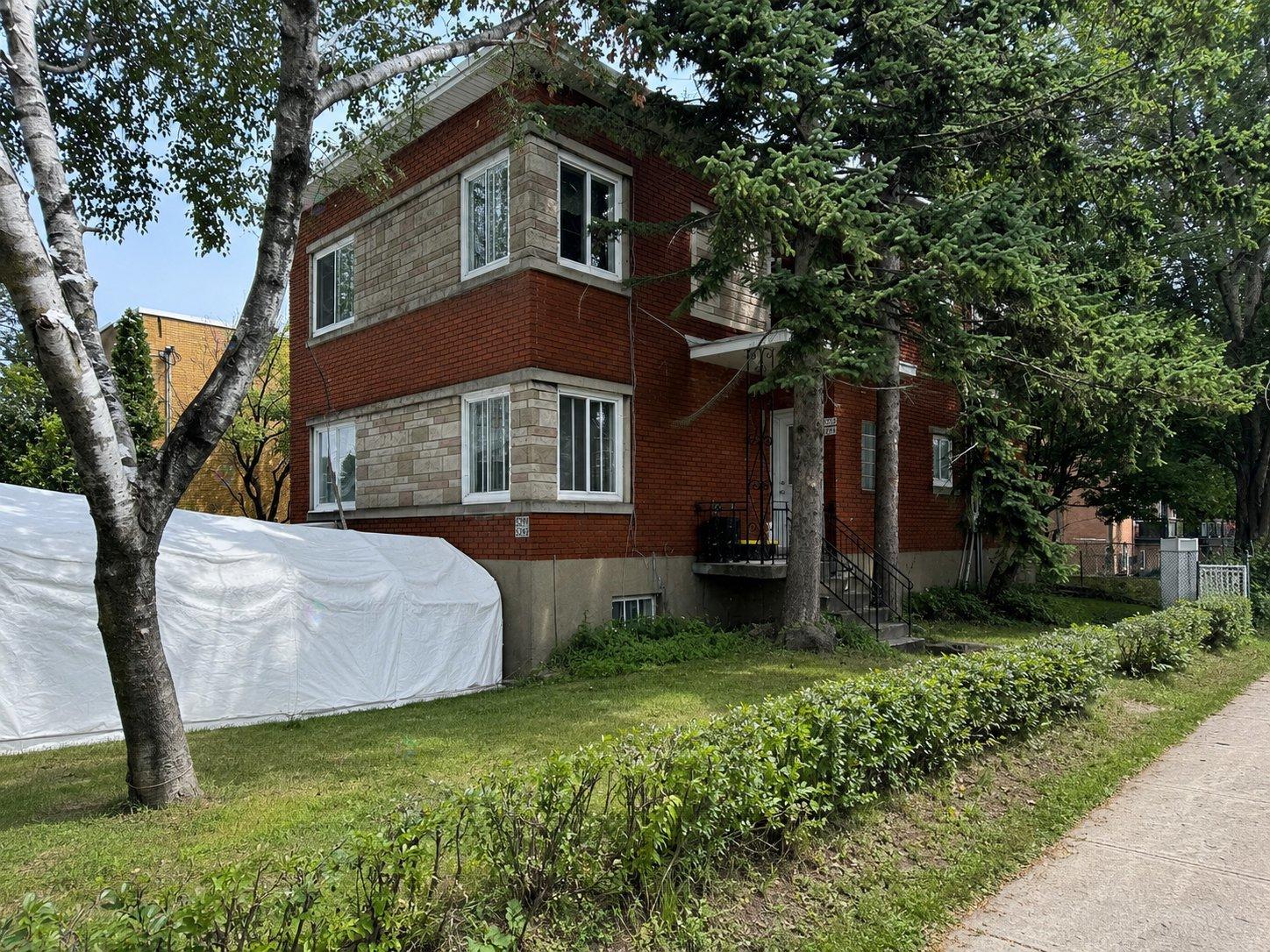 5294-5296 Av. Prince-of-wales Property Photo 1