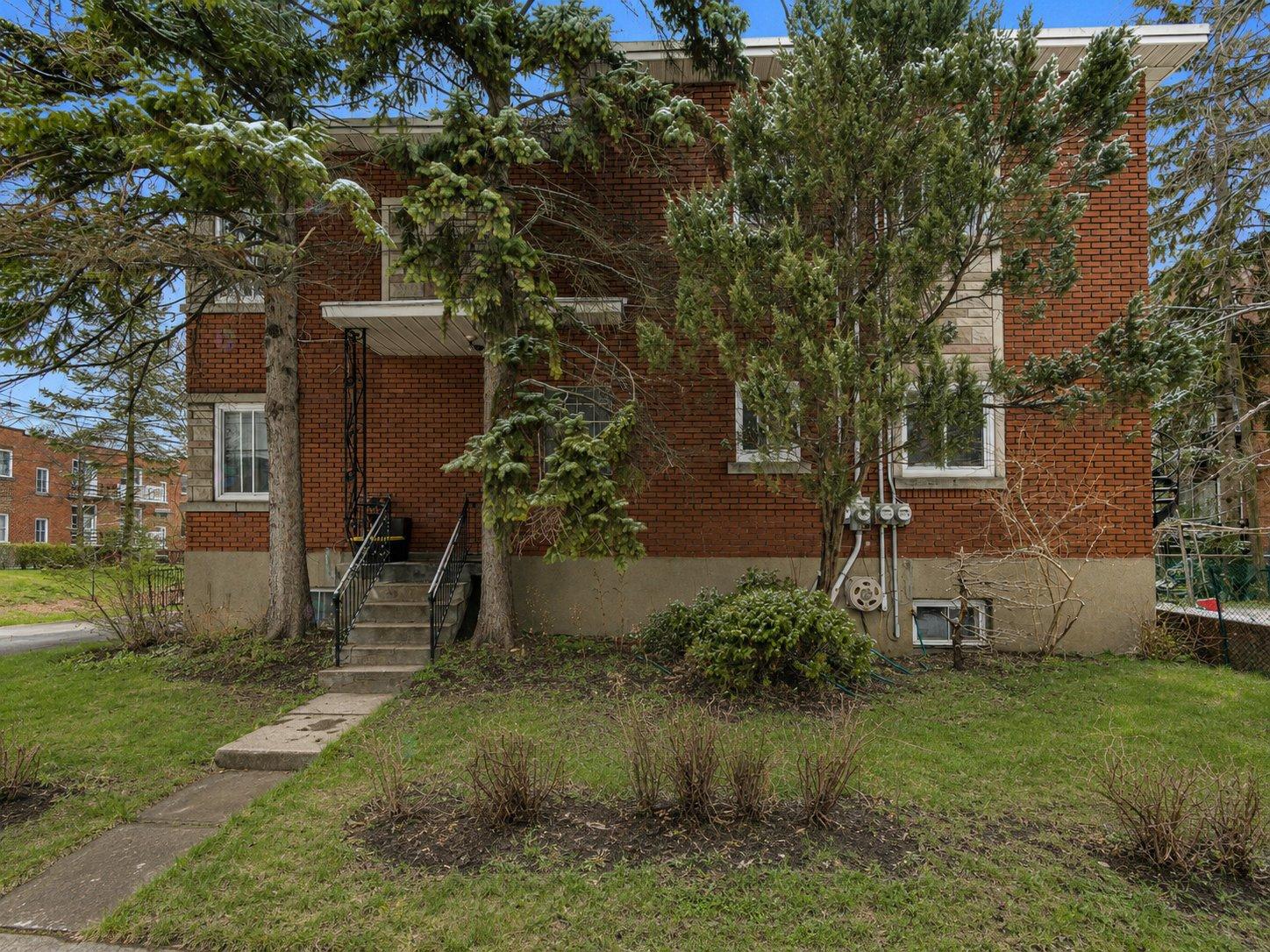 5294-5296 Av. Prince-of-wales Property Photo 2