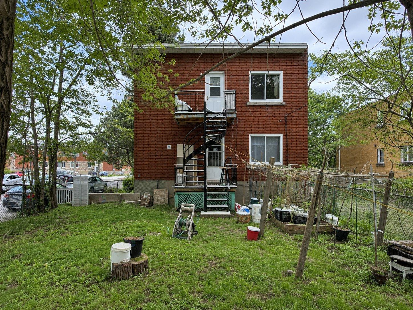 5294-5296 Av. Prince-of-wales Property Photo 4