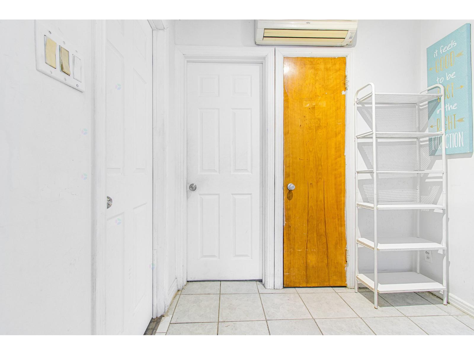 5294-5296 Av. Prince-of-wales Property Photo 5