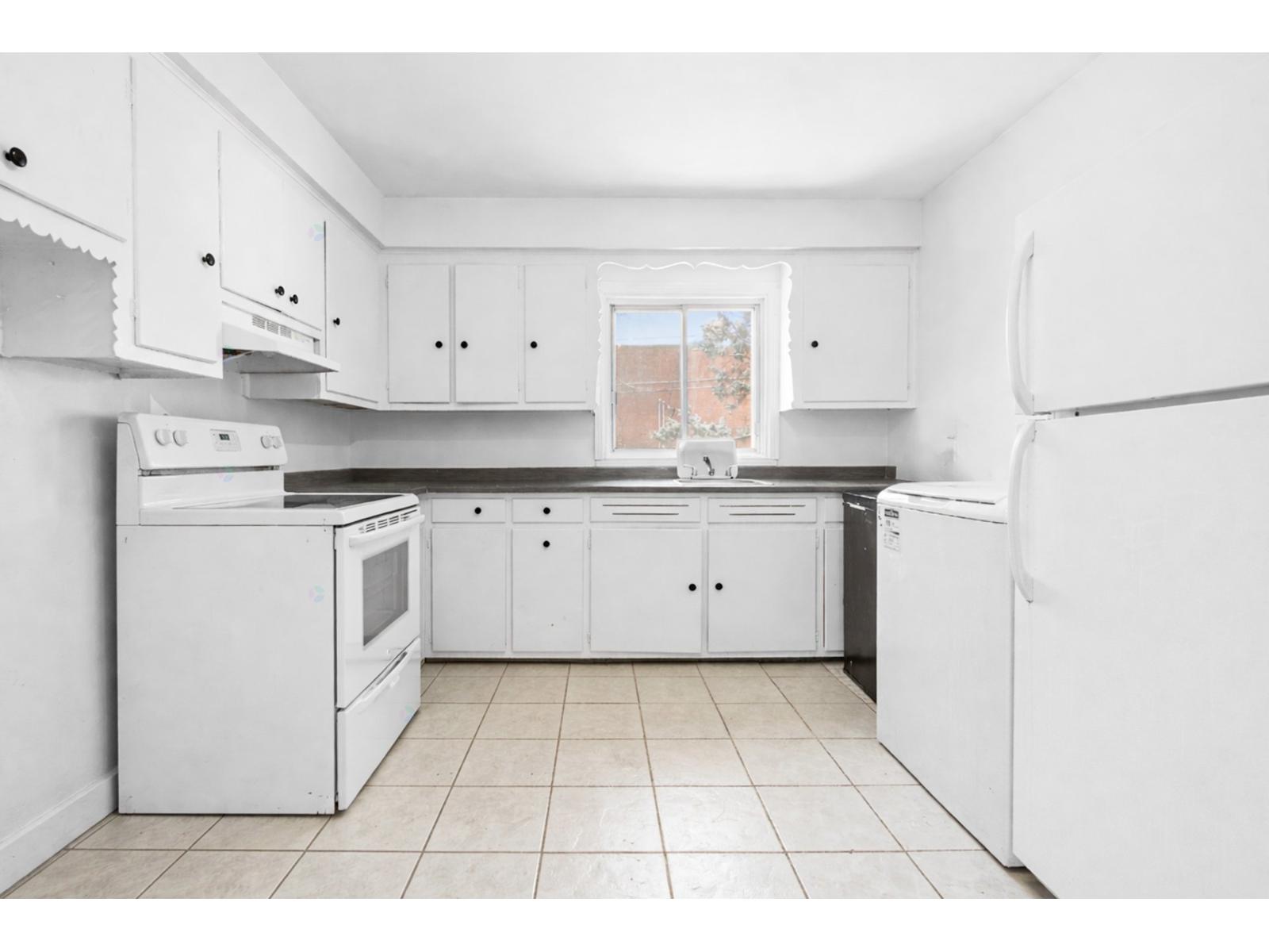 5294-5296 Av. Prince-of-wales Property Photo 7
