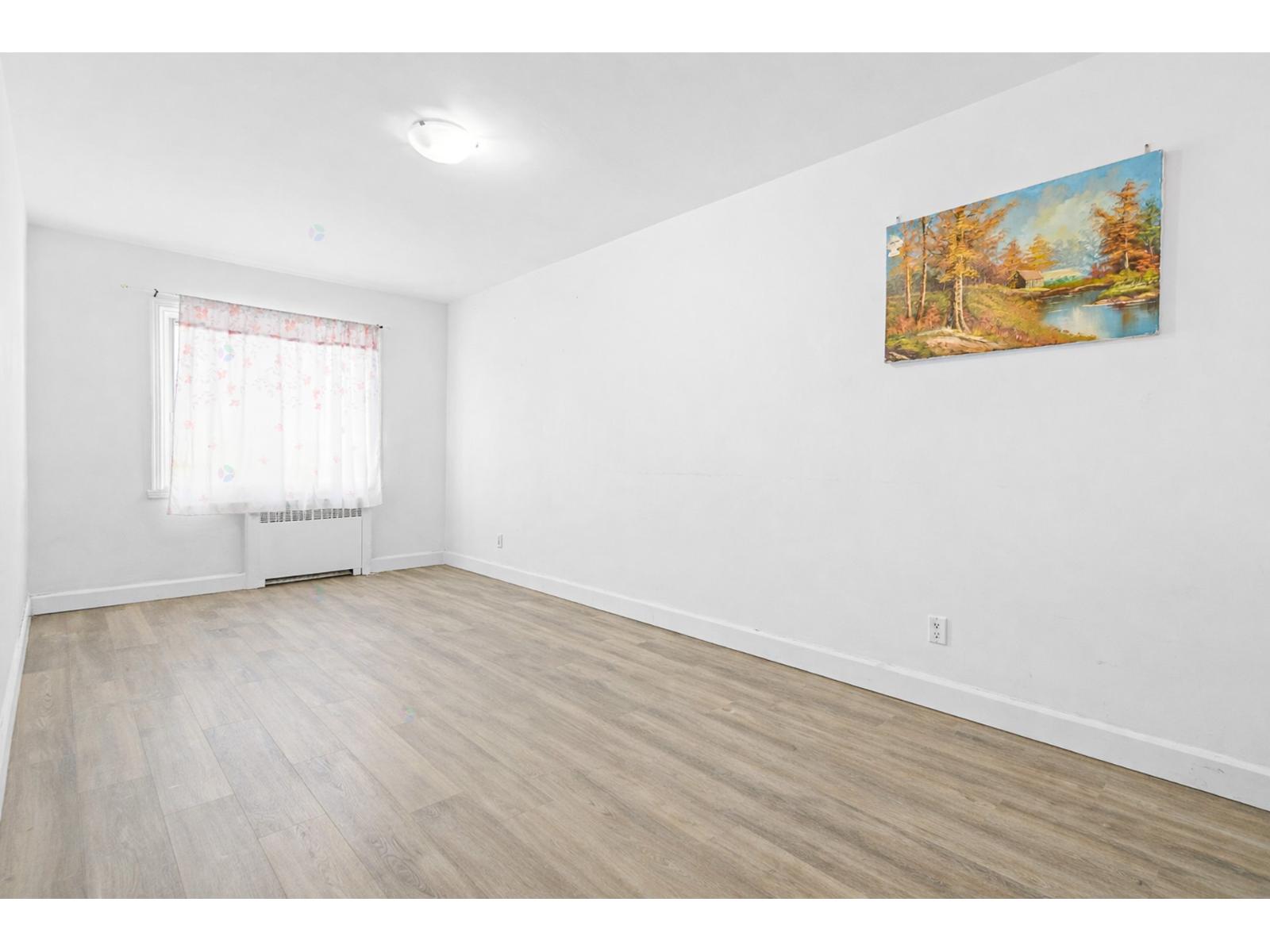 5294-5296 Av. Prince-of-wales Property Photo 10