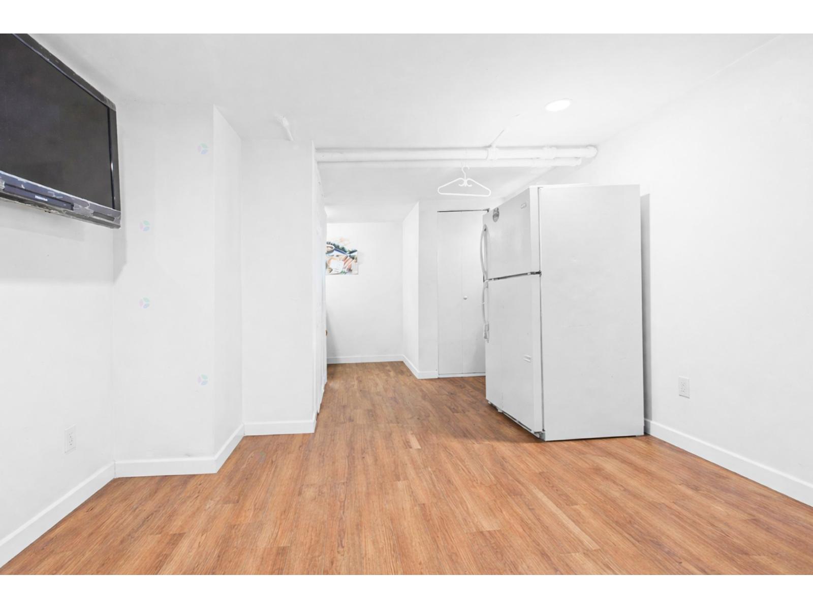 5294-5296 Av. Prince-of-wales Property Photo 17