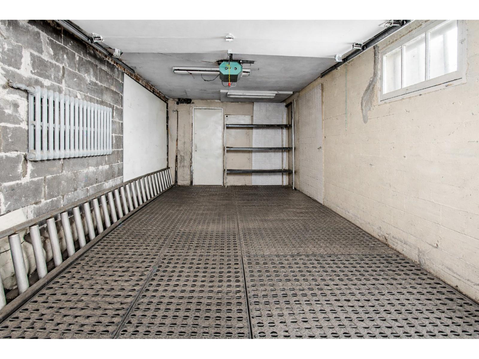 5294-5296 Av. Prince-of-wales Property Photo 24