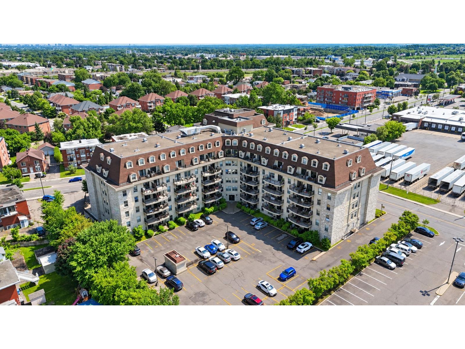 45 Boul. Desjardins E., #201 Property Photo 1