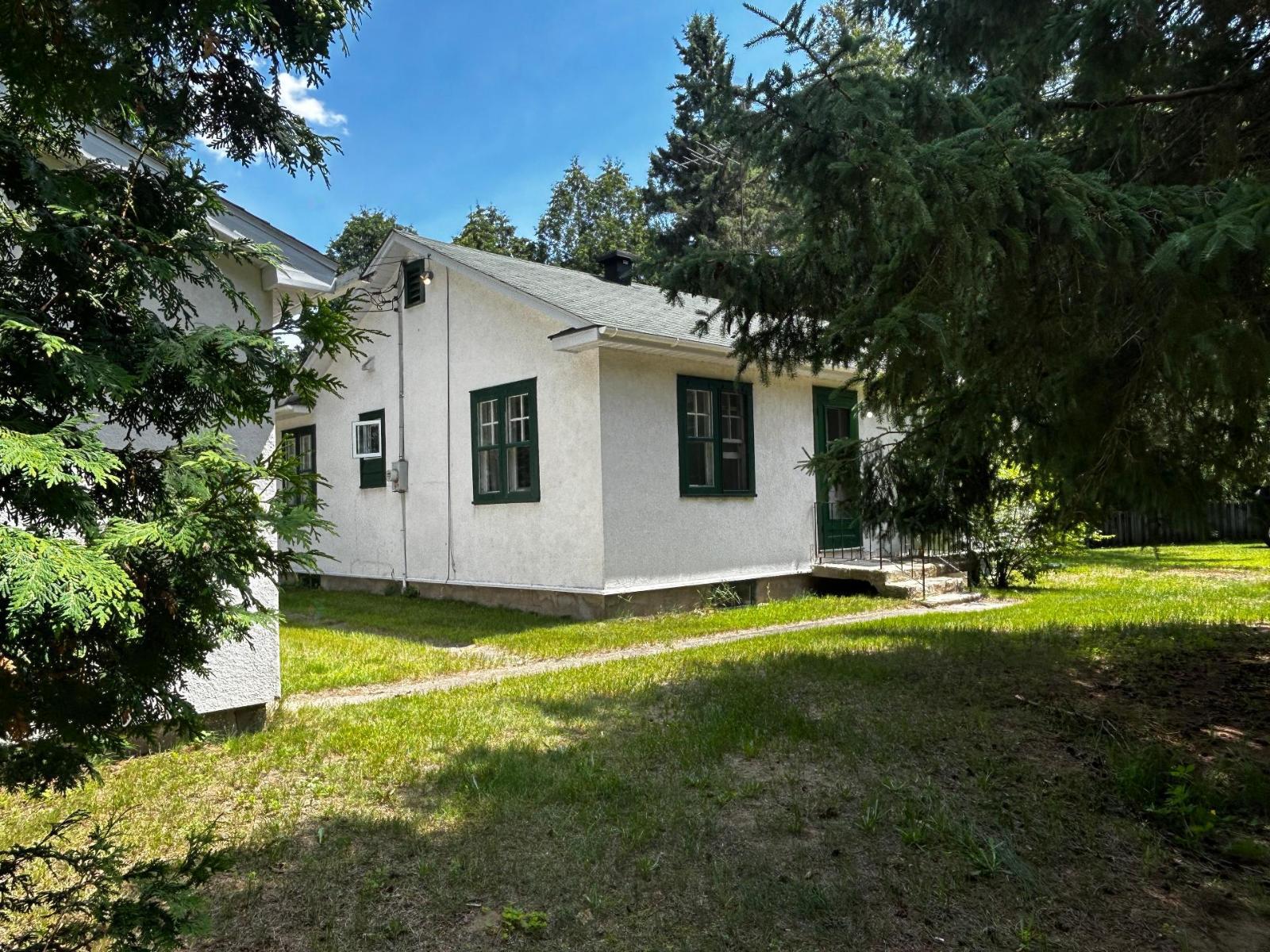 2430 Côte St-Charles