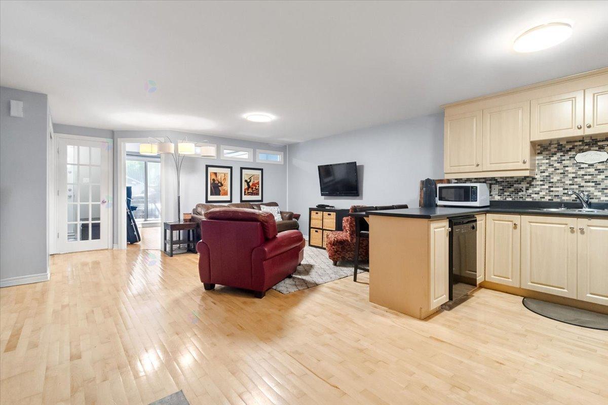 6920 Av. Irwin