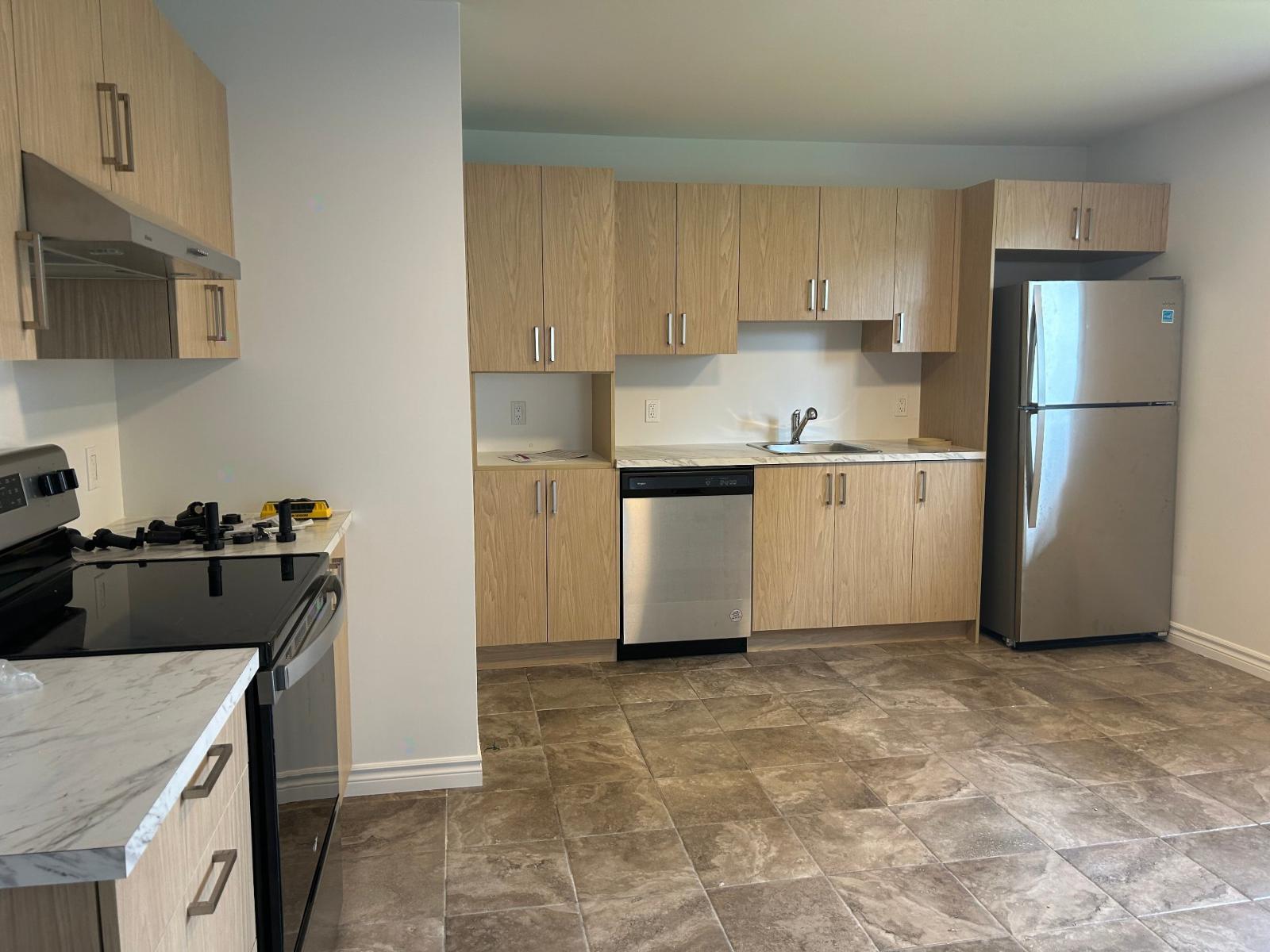 3230 Rue Mandeville, #4 Property Photo 2