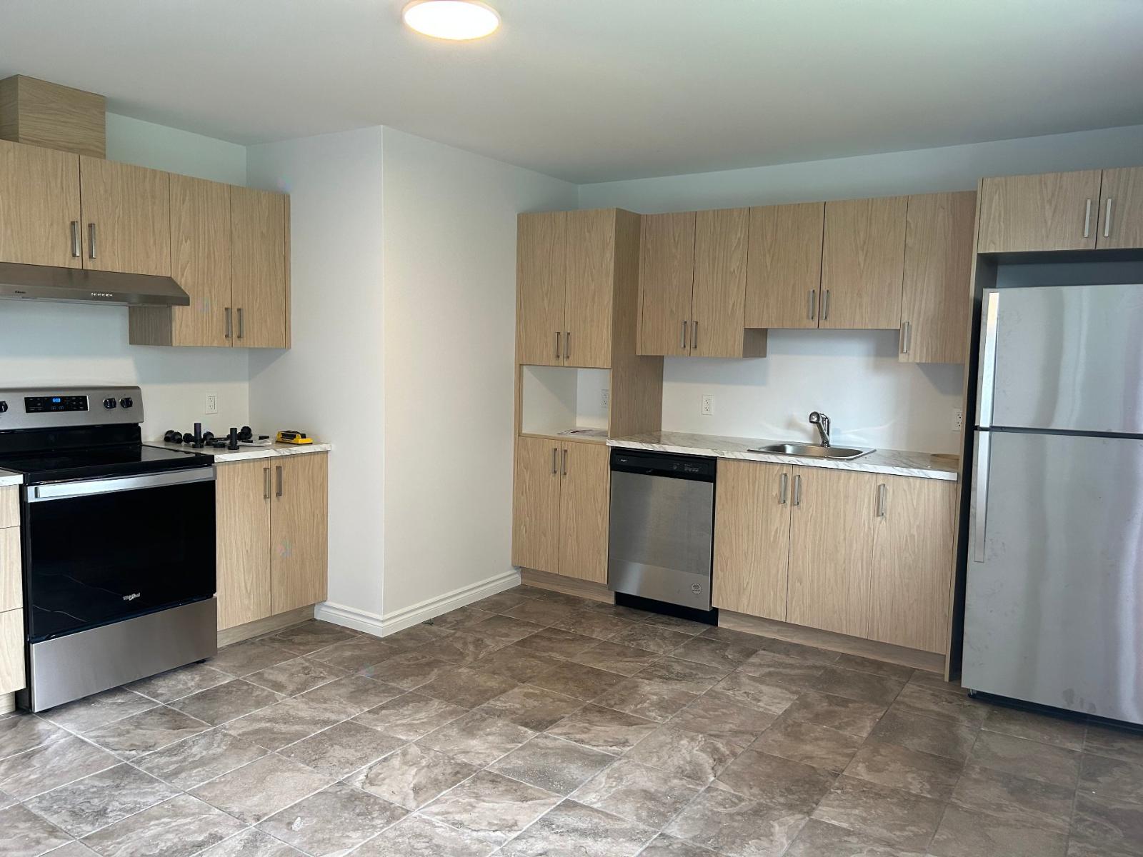 3230 Rue Mandeville, #4 Property Photo 3