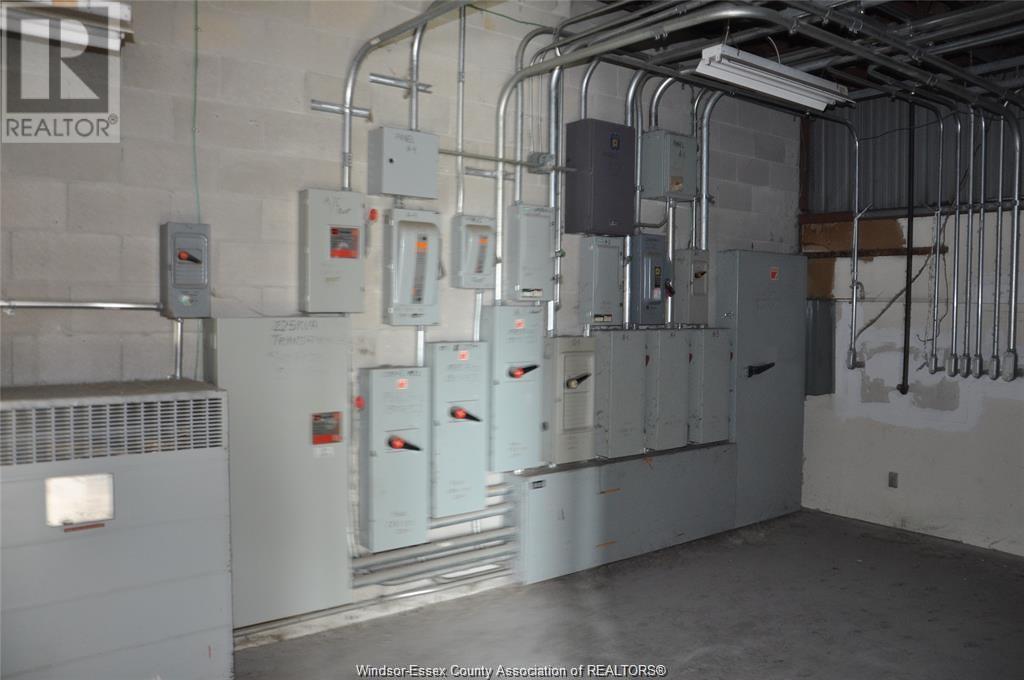 2491 Dougall Unit# 1a Property Photo 11
