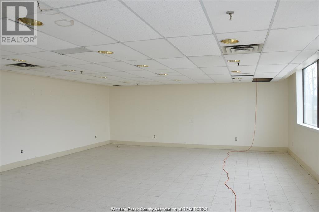 2491 Dougall Unit# 1a Property Photo 12