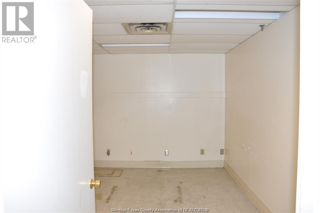 2491 Dougall Unit# 1a Property Photo 13