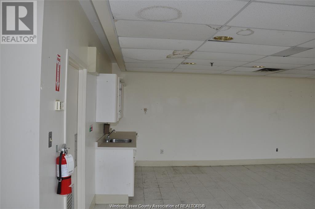 2491 Dougall Unit# 1a Property Photo 14