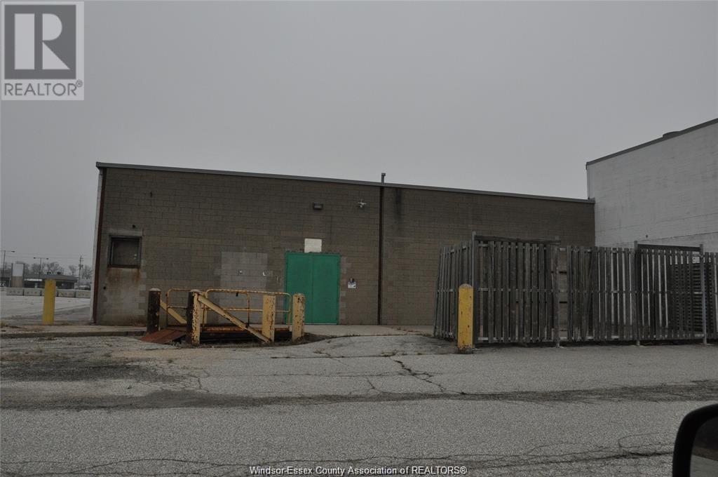 2491 Dougall Unit# 1a Property Photo 15