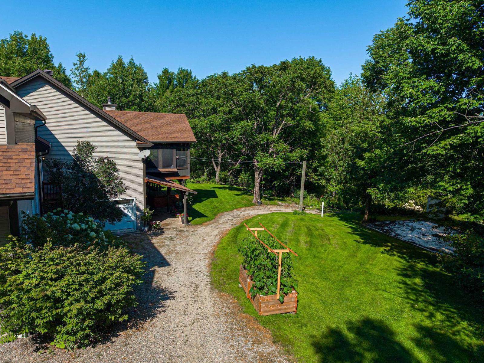779 Ch. Biron Property Photo 60