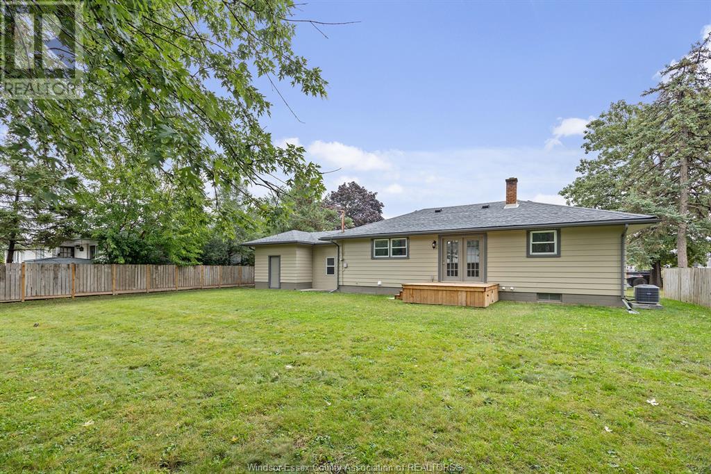 3945-85 Dougall Avenue Property Photo 10