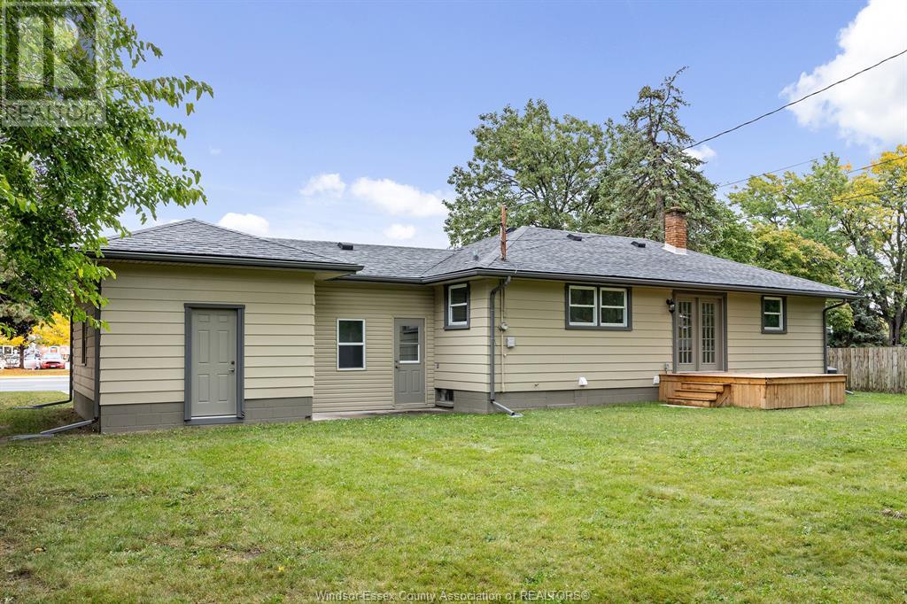 3945-85 Dougall Avenue Property Photo 11