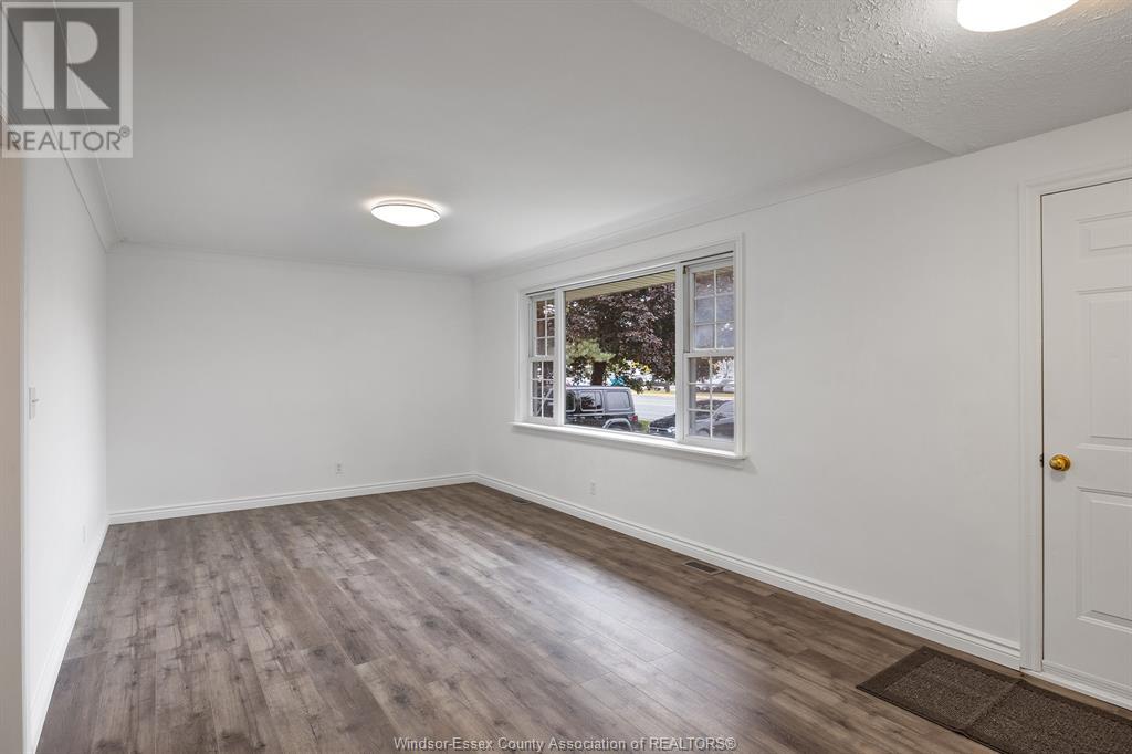 3945-85 Dougall Avenue Property Photo 15