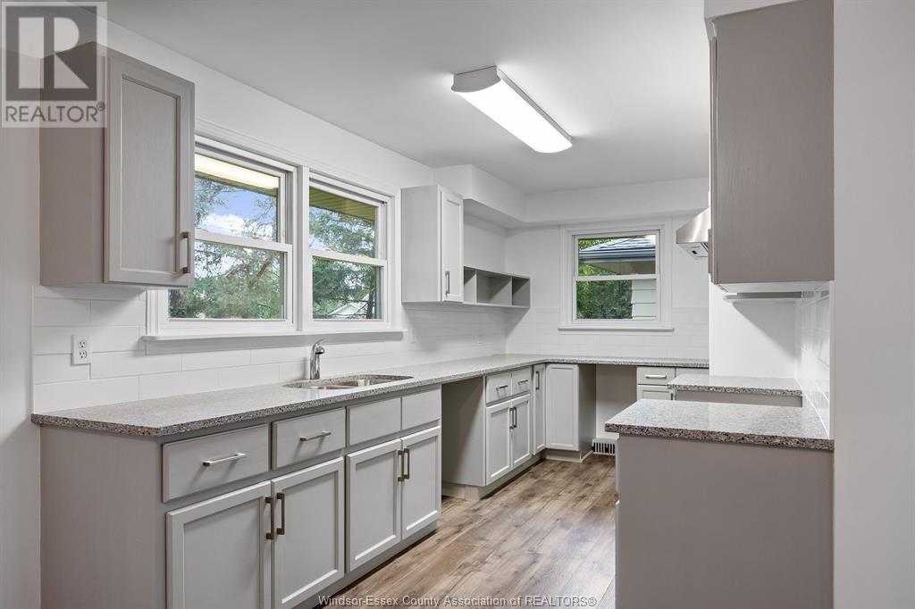 3945-85 Dougall Avenue Property Photo 20