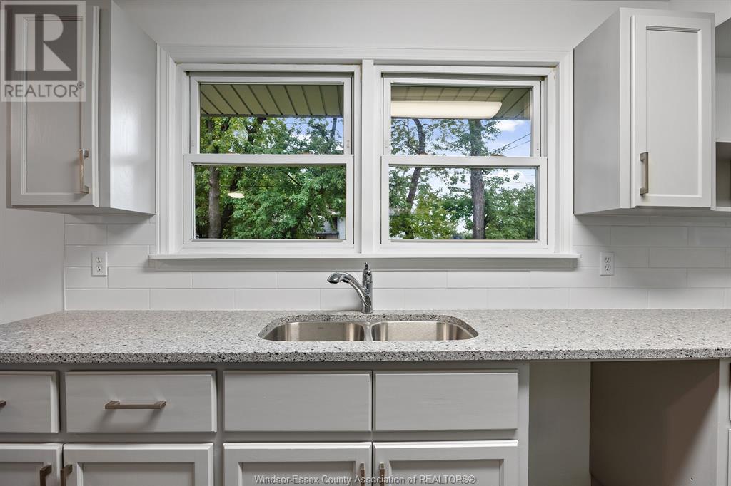 3945-85 Dougall Avenue Property Photo 23
