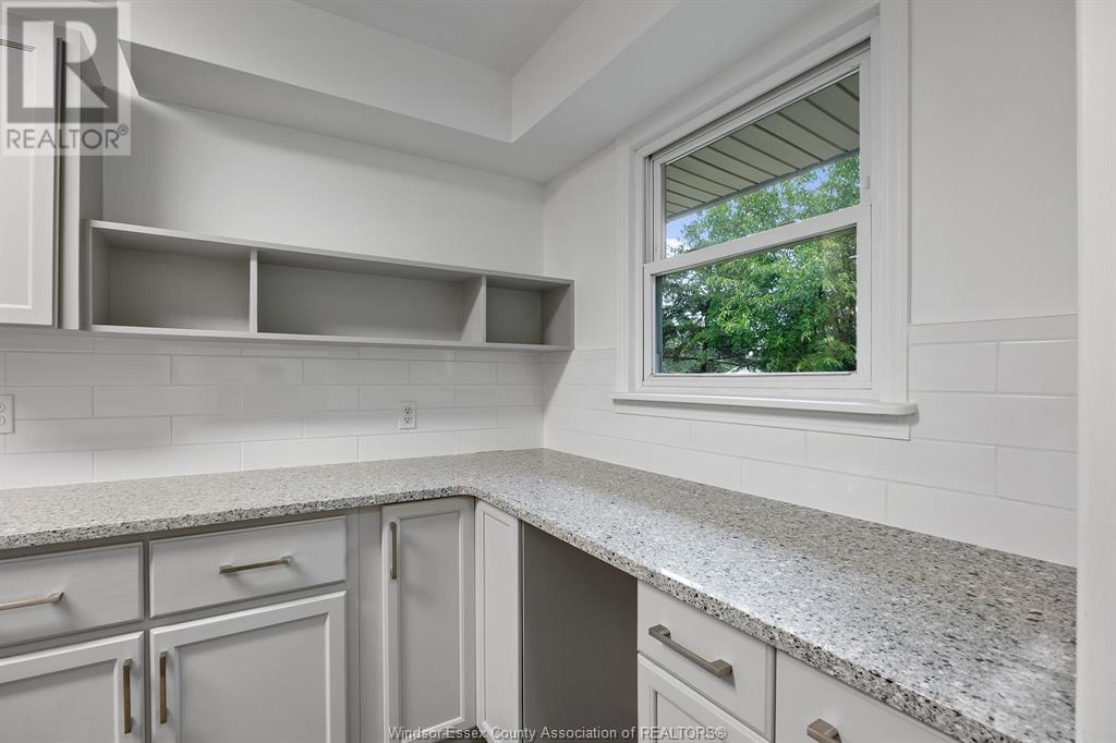 3945-85 Dougall Avenue Property Photo 24