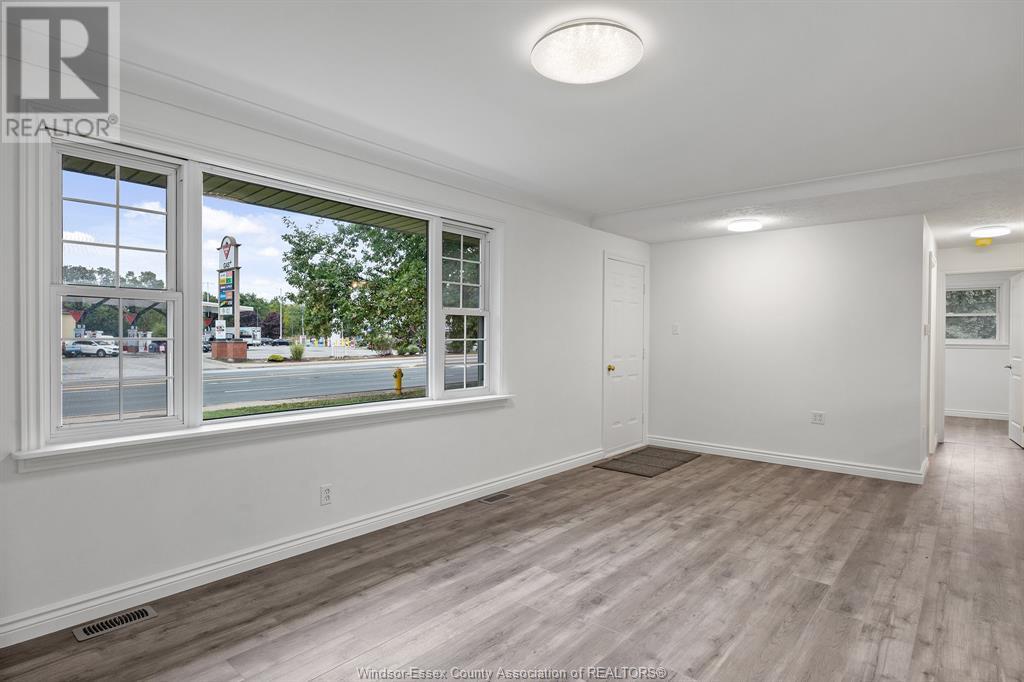 3945-85 Dougall Avenue Property Photo 28