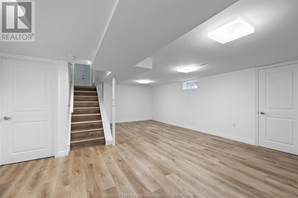 3945-85 Dougall Avenue Property Photo 34