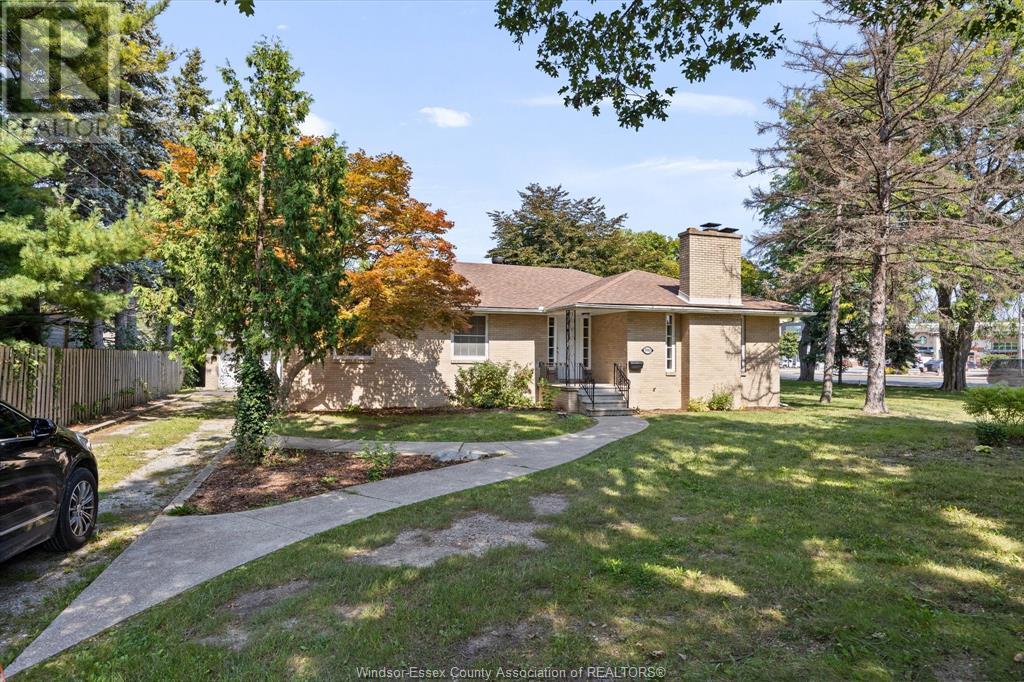 3945-85 Dougall Avenue Property Photo 36