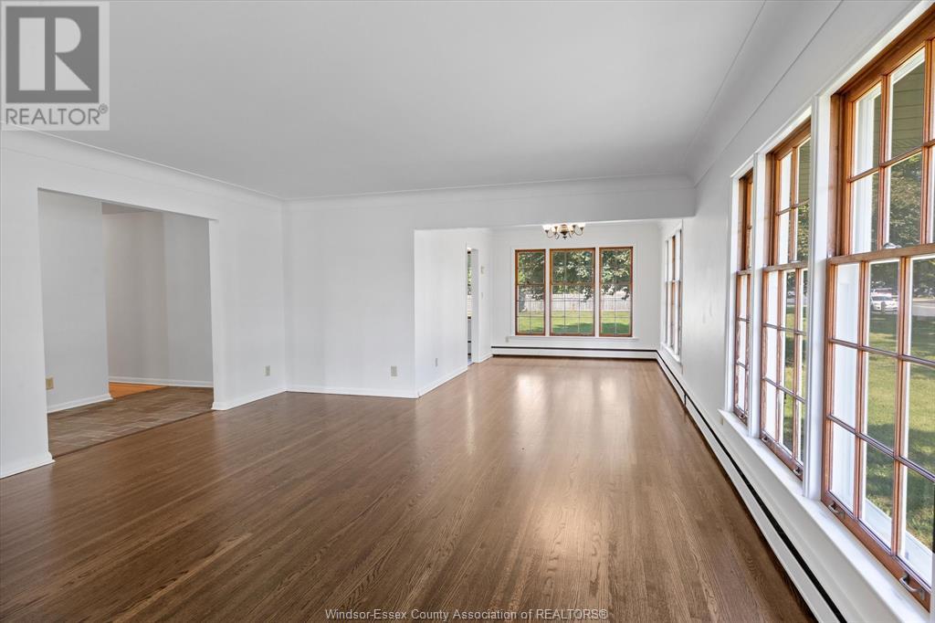 3945-85 Dougall Avenue Property Photo 43