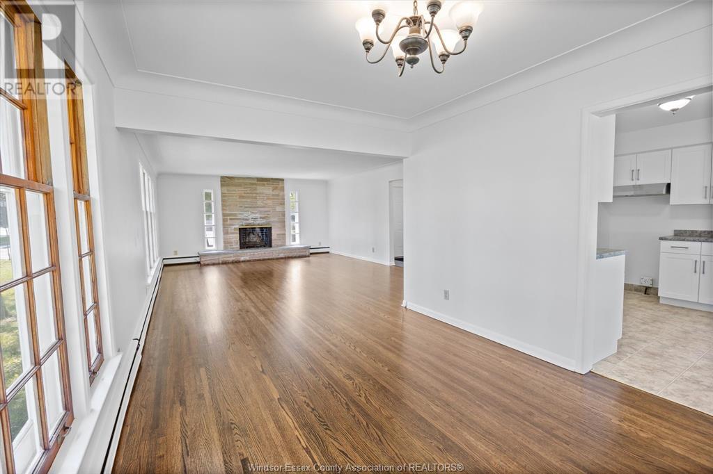 3945-85 Dougall Avenue Property Photo 44