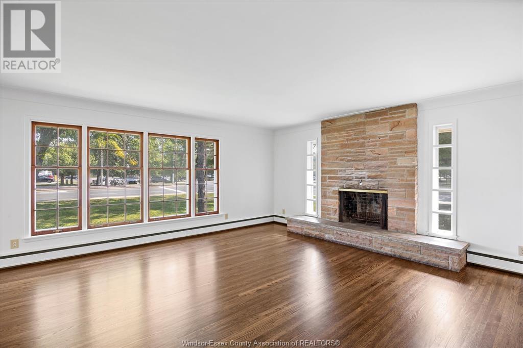 3945-85 Dougall Avenue Property Photo 46