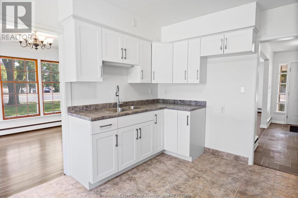 3945-85 Dougall Avenue Property Photo 49
