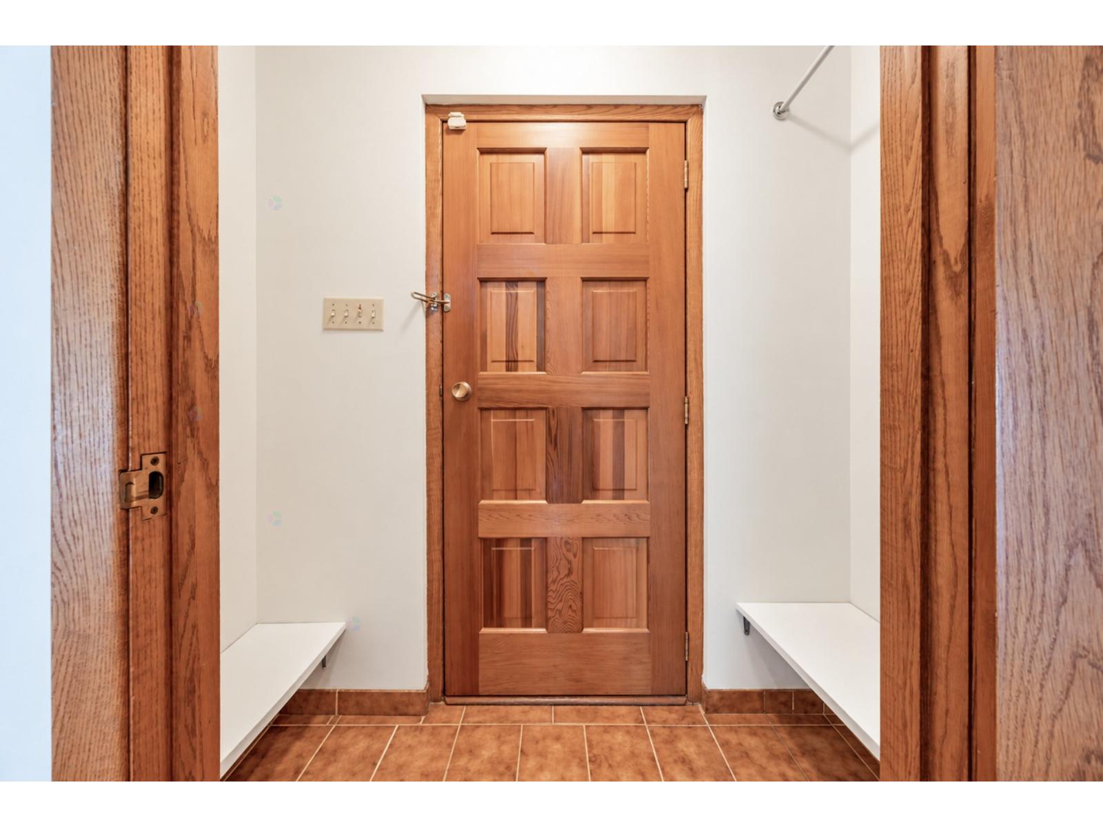 305 Av. Victor-hugo Property Photo 3