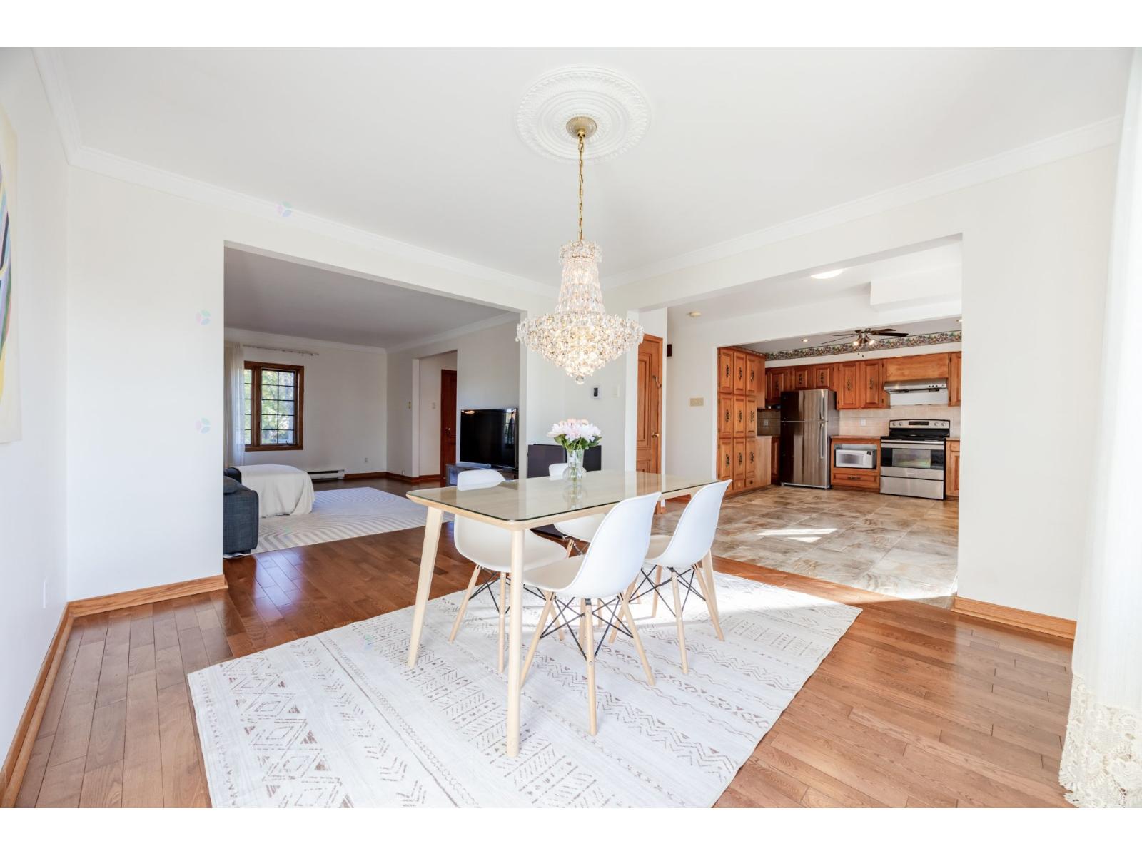 305 Av. Victor-hugo Property Photo 13