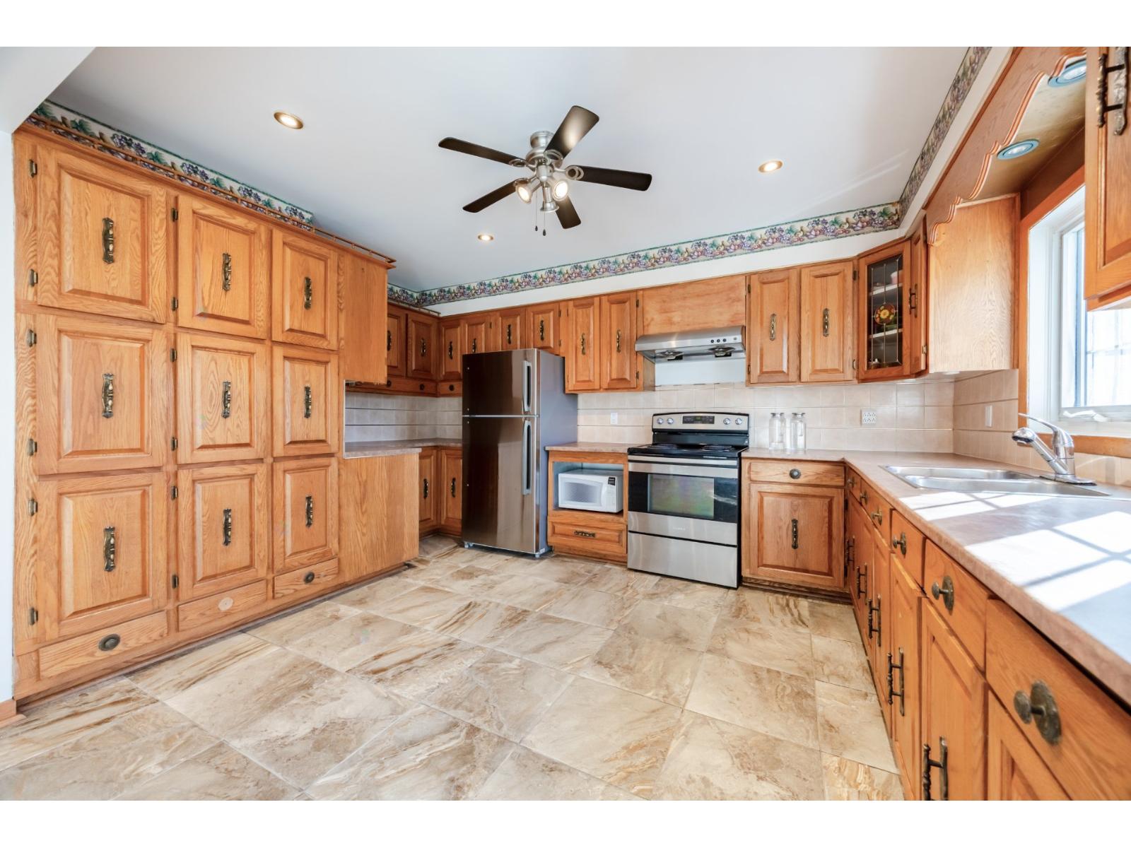 305 Av. Victor-hugo Property Photo 16