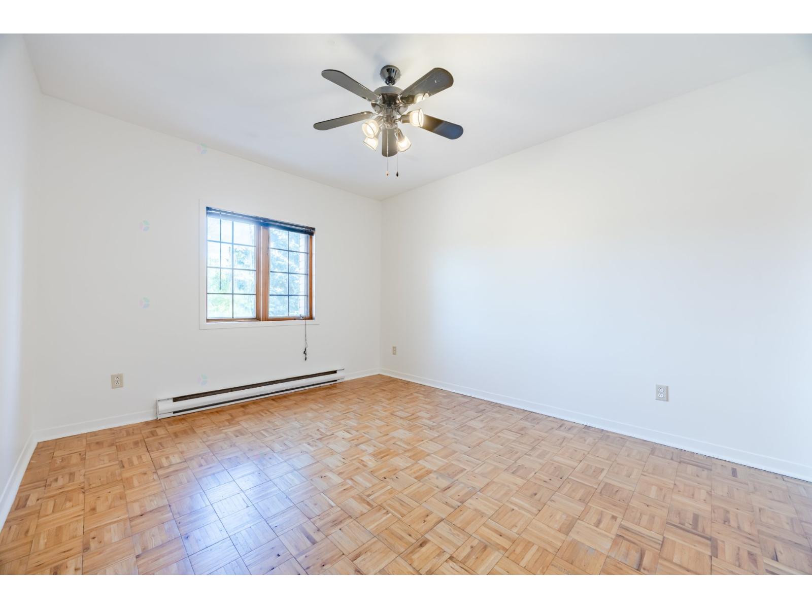 305 Av. Victor-hugo Property Photo 24