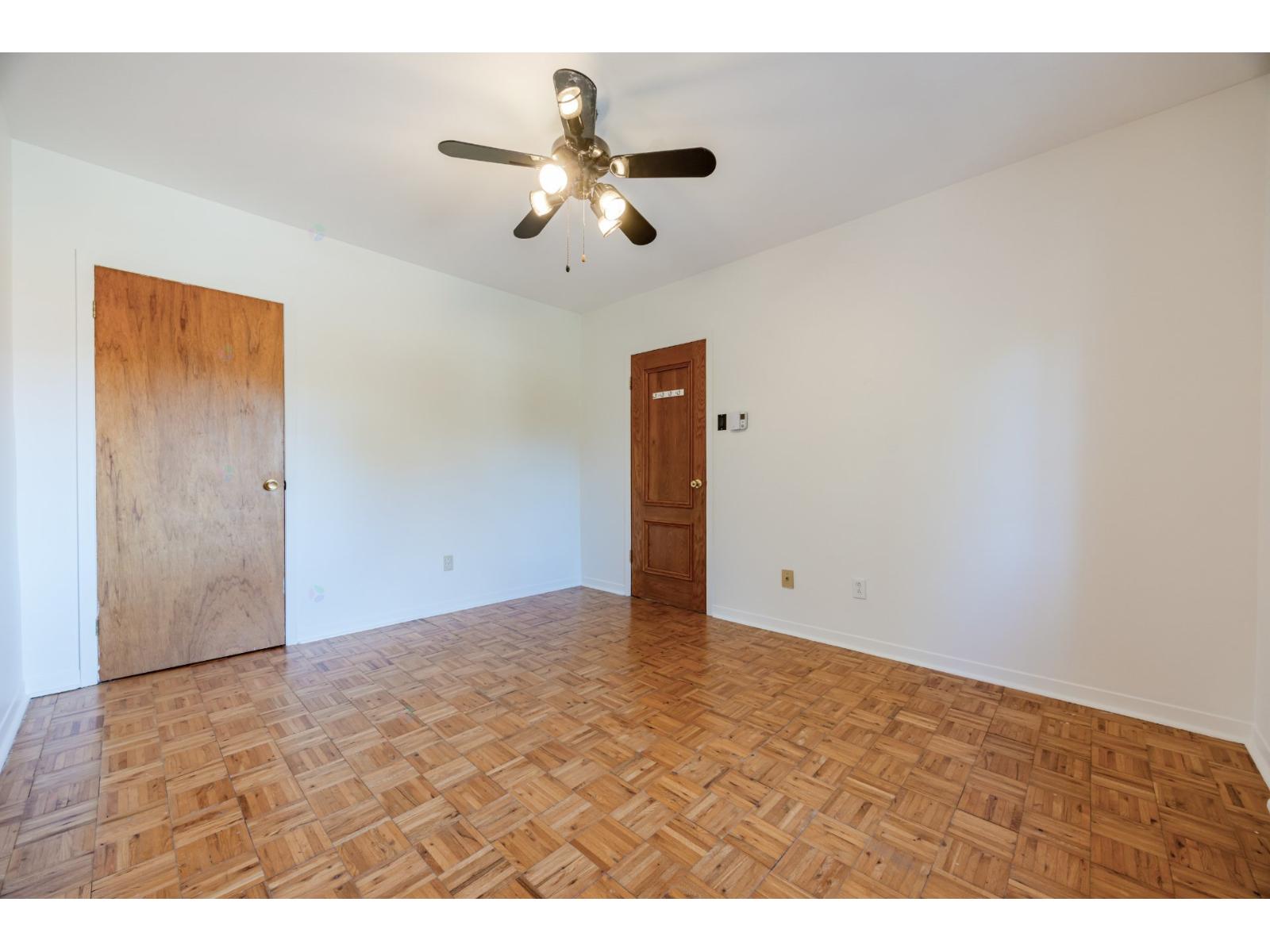 305 Av. Victor-hugo Property Photo 28