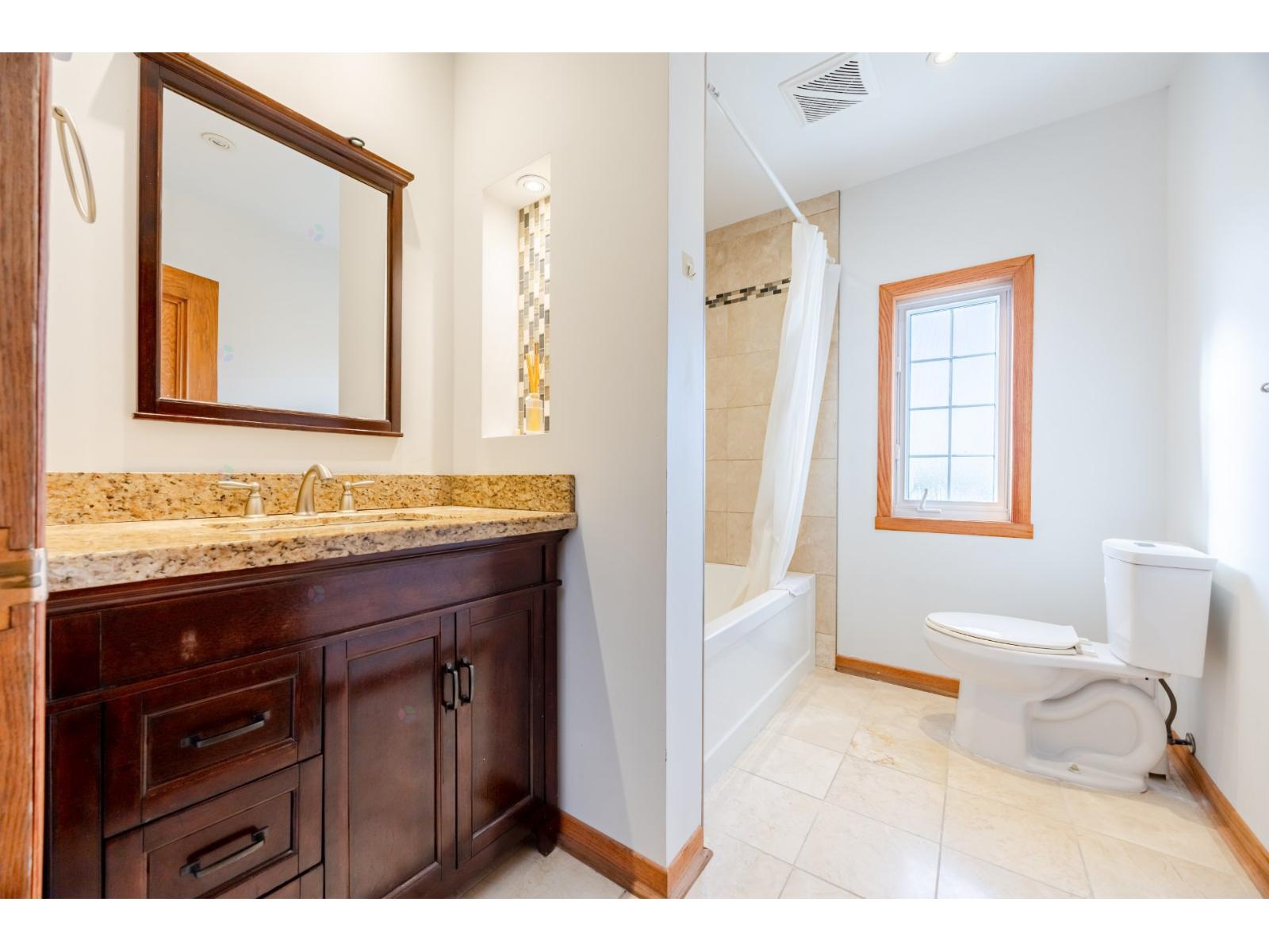305 Av. Victor-hugo Property Photo 30