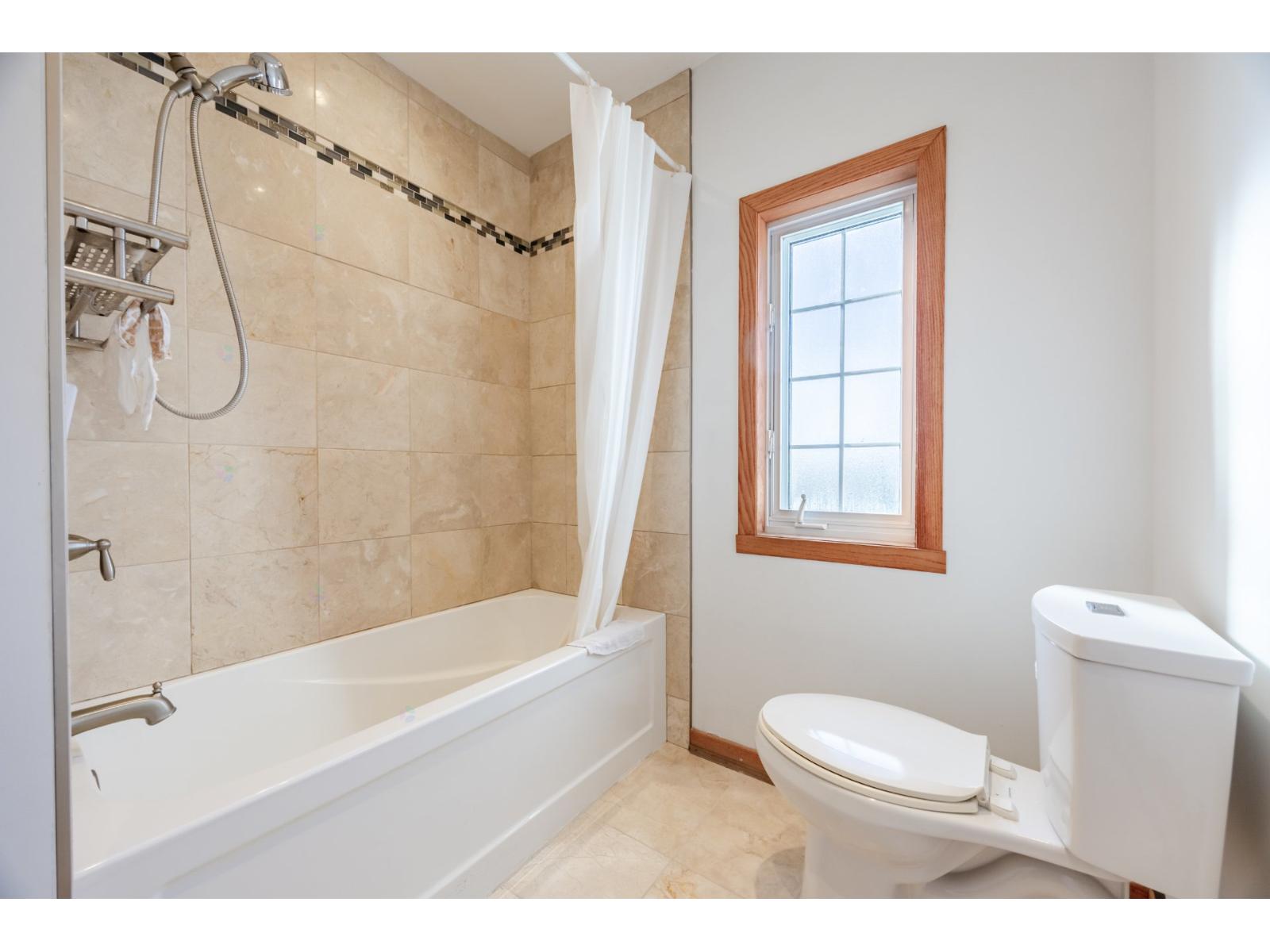 305 Av. Victor-hugo Property Photo 31