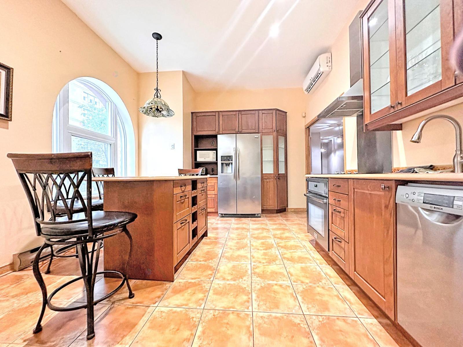 1243 Rue Du Sussex